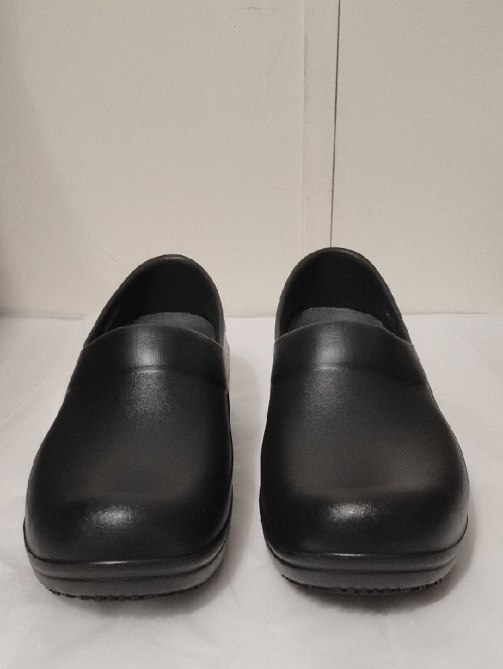 CROCS Women's 8 Black Professional Slip-On Loafers